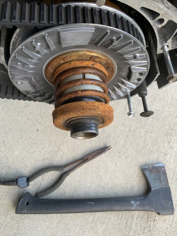 Secondary clutch assembly parts in rusty condition - replace? 66979a10
