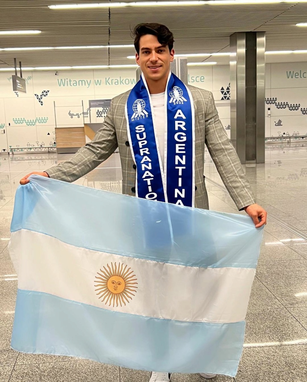 Mister Supranational 2022 - July 16th - Winner is CUBA - Page 3 29175710