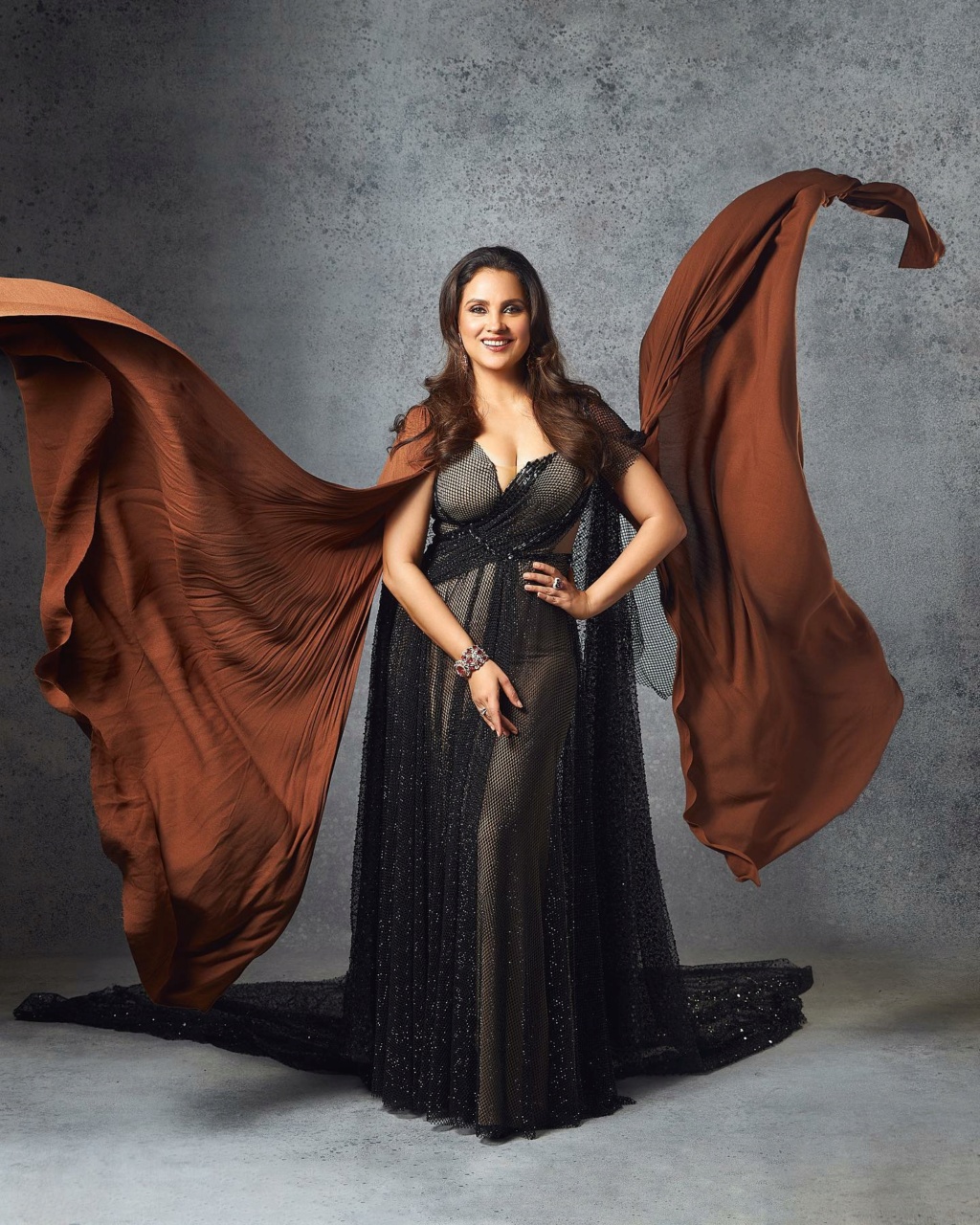  OFFICIAL THREAD OF MISS UNIVERSE 2000- Lara Dutta (India) - Page 2 30510310