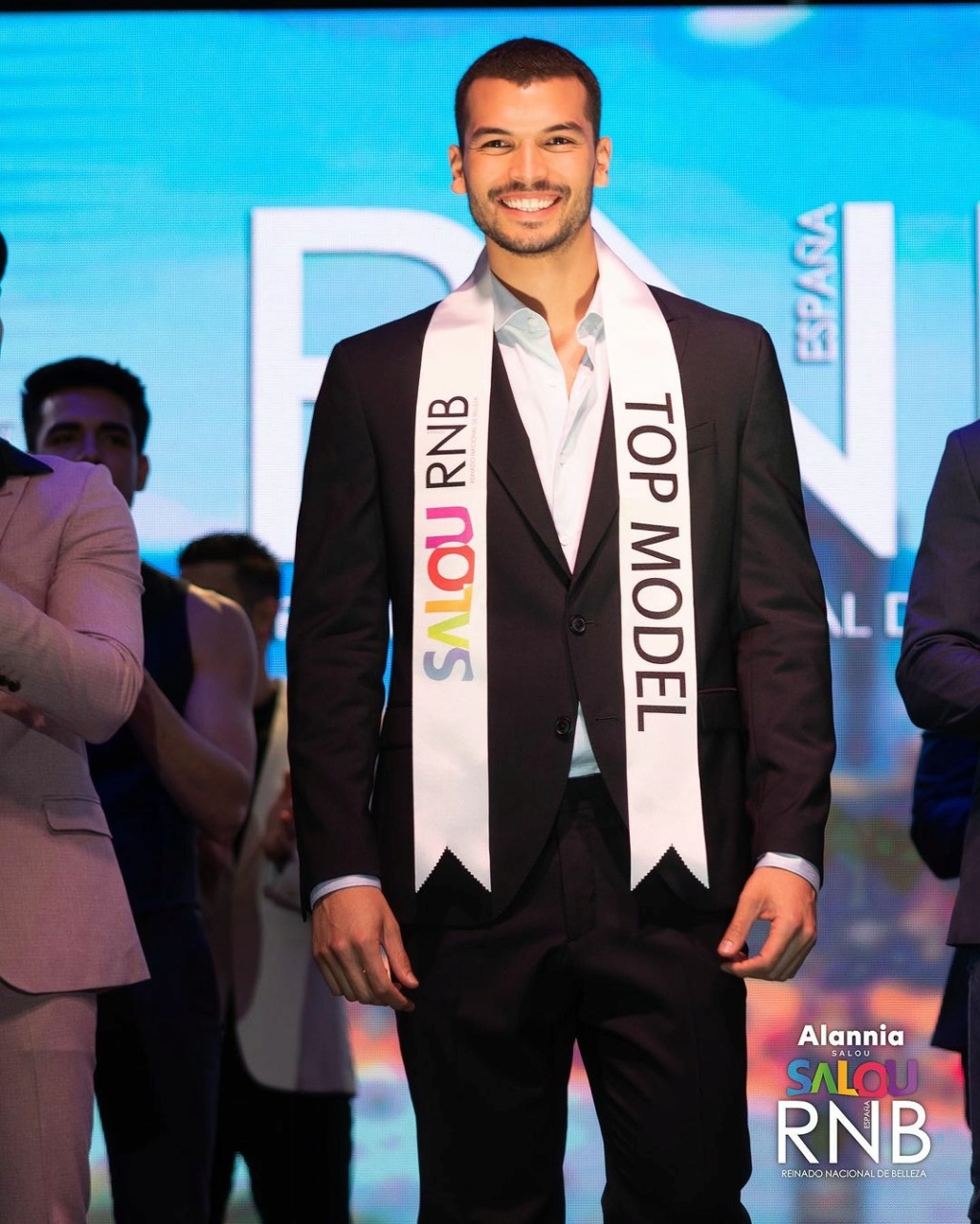 espana para mr international 2024. 39460610