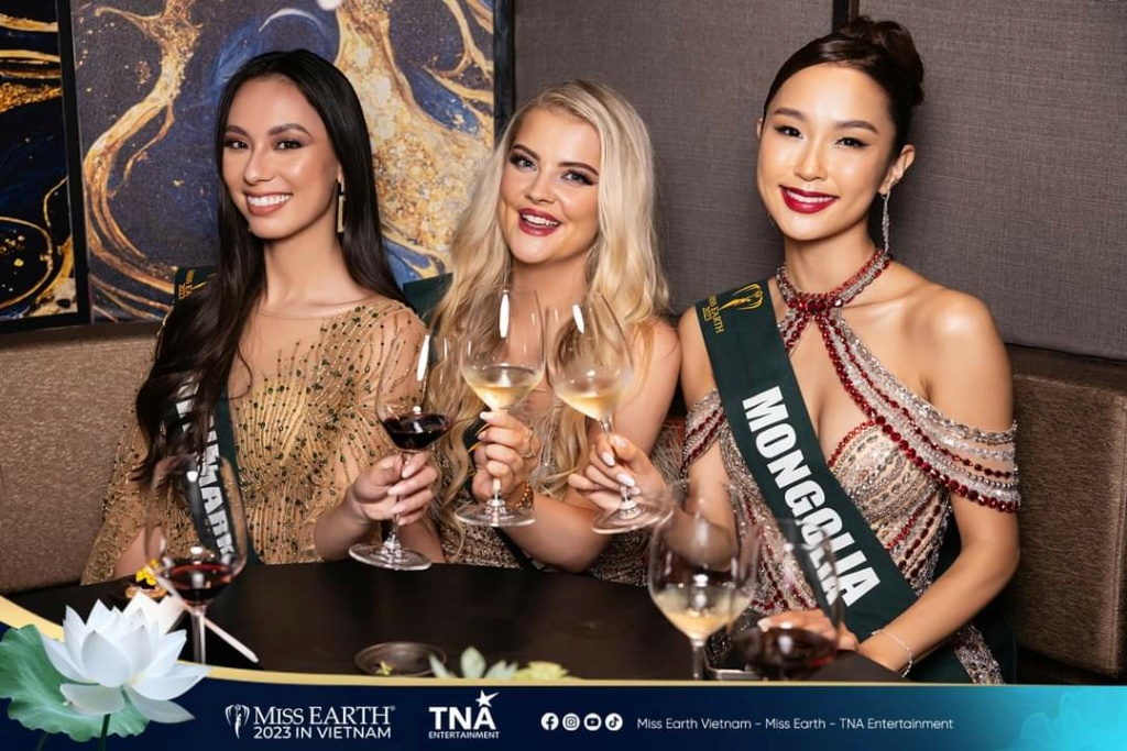 ROAD TO MISS EARTH 2023 - Page 7 Fb_i6102