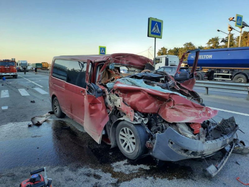 Четверо детей пострадали в жутком ДТП на трассе М-4. Одна из пассажирок погибла.  Photo_67