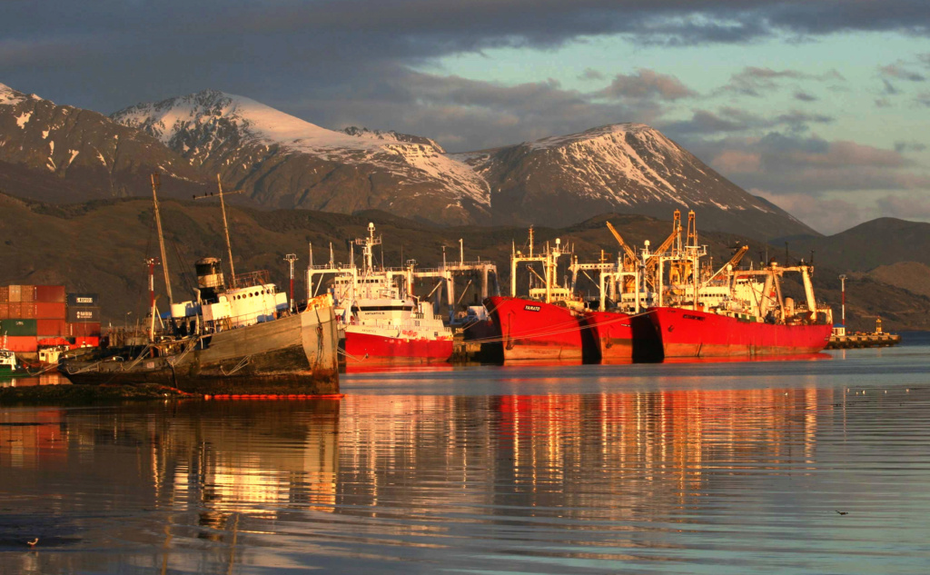 Concours de photos du mois d'avril 2023 : LES PORTS - Page 4 Argent10