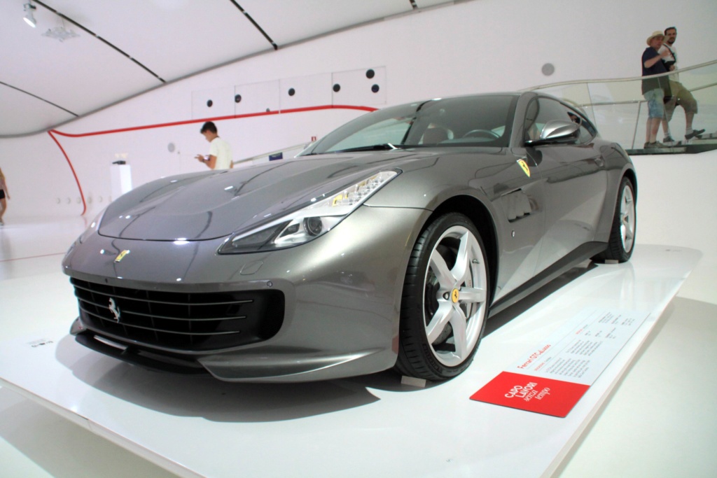Les deux musées Ferrari de Modène Img_2779