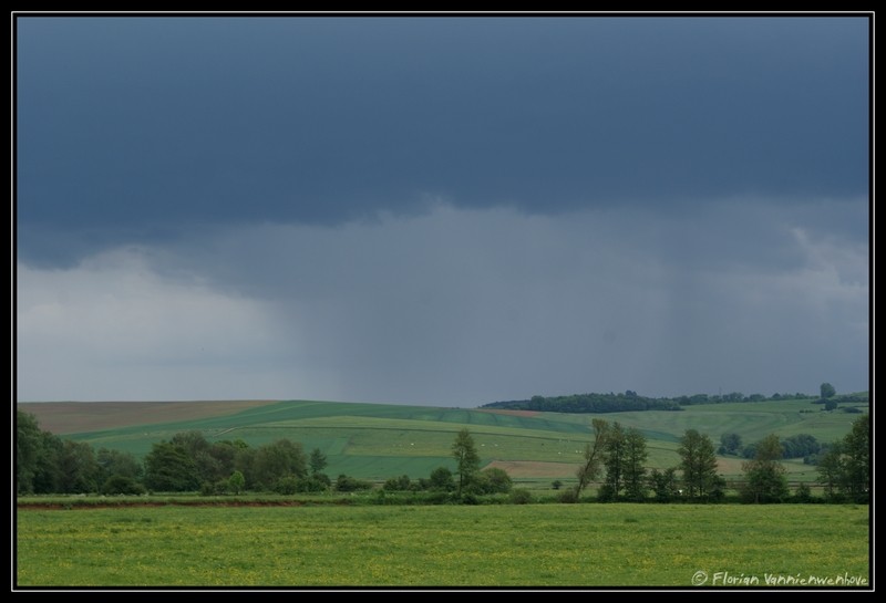 Petit orage et rideau de pluie sympa! Dsc03010