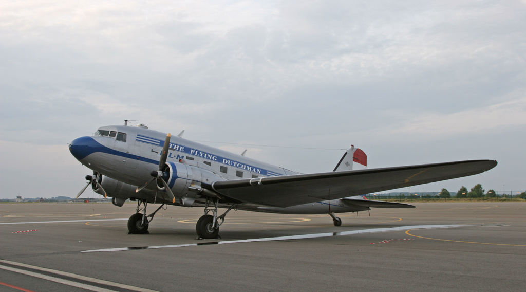 DC 3 1/72 Airfix Dc_czt11