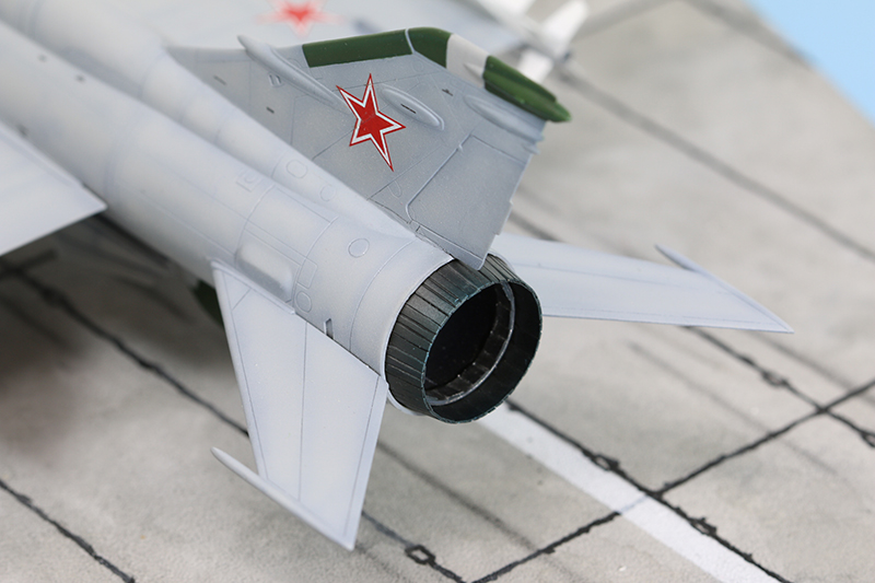 Mikoyan-Gourevitch E-152M - Modelsvit #72030 - 1/72ème. - Page 4 Img_0917
