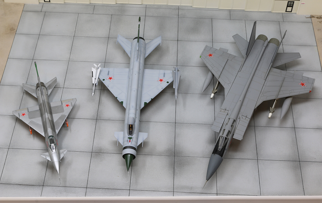 Mikoyan-Gourevitch E-152M - Modelsvit #72030 - 1/72ème. - Page 4 Img_0929