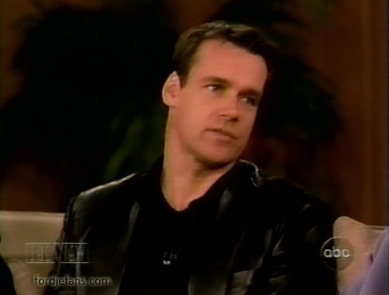 David James Elliott on The View - 16 novembre 2001 Pdvd_084