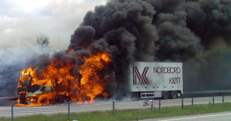 en norvège aussi, on fait le feu de la st jean Brann310