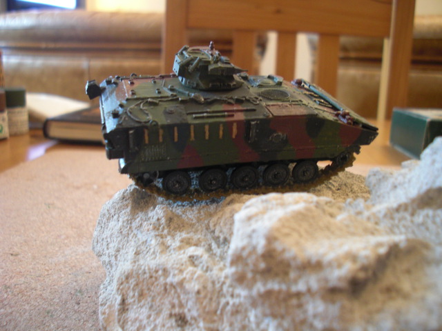 AMX-10 VOA [ADV Mini 1/72] Monta112