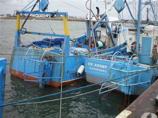 [VIE DES PORTS] Quelques bateaux de pêche (sur nos côtes Françaises) - Page 9 P6080023