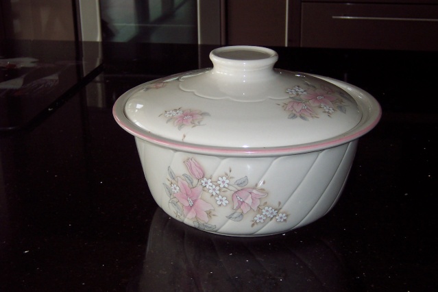 Jasmine Ovenware by Crown Lynn Parker10