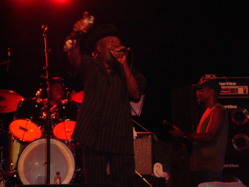 U-Roy & P Moses en Concert Mayotte - Page 2 Dsc00210