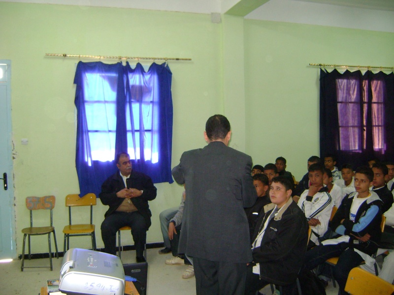 فريق حملة وقاية في زيارة لمتوسطة الــ 1000 سكن اليوم الخميس 18 مارس 2009 113