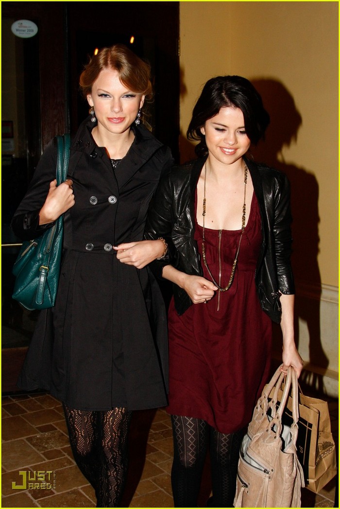 Selena sortant avec Taylor Swift[27 Octobre 2009] Taylor11