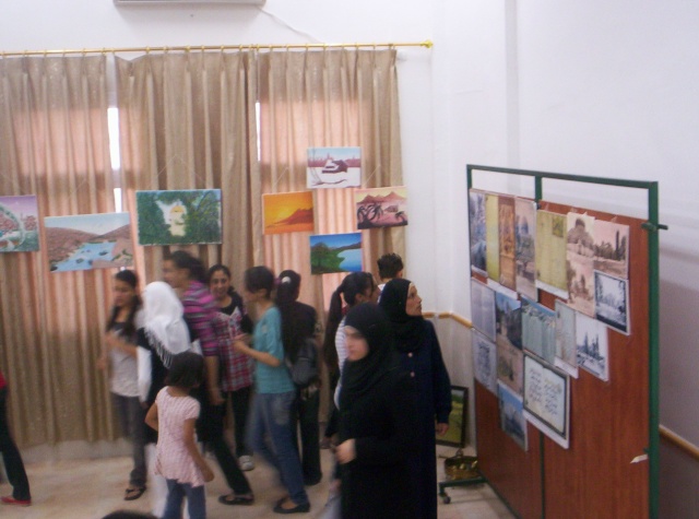 صور لأفتتاح معرض الريف المقدسي الرابع في قاعة الشهيد ياسر عرفات برعاية مركز المنطار Ouuo1037