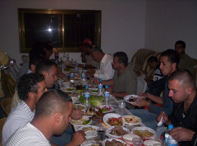 افطار جماعي في منزل المرحوم صدقي سليمان الحاج Ouuoo662