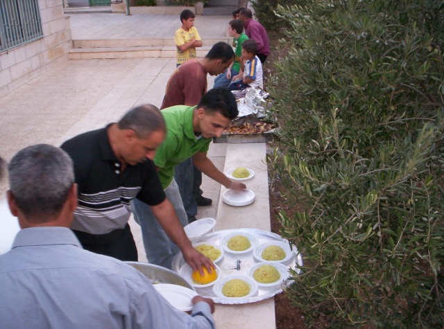 أفطار جماعي تنفيذ  جمعية بيت عنان التنموية الخيرية  برعايه لجنة زكاة القدس Ouuoo720