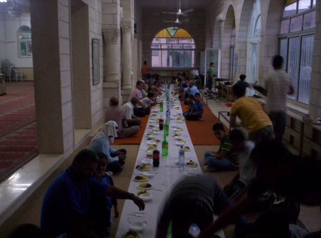 أفطار جماعي تنفيذ  جمعية بيت عنان التنموية الخيرية  برعايه لجنة زكاة القدس Ouuoo724