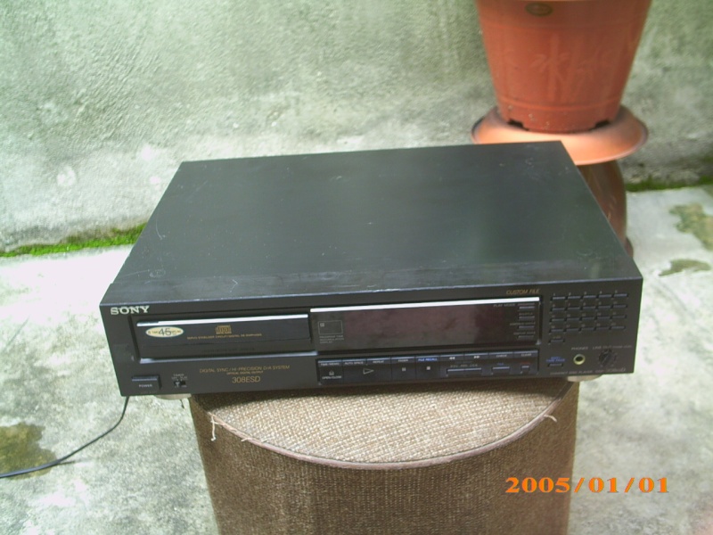 Sony CDP-308ESD CD player (Used) SOLD Img_0079