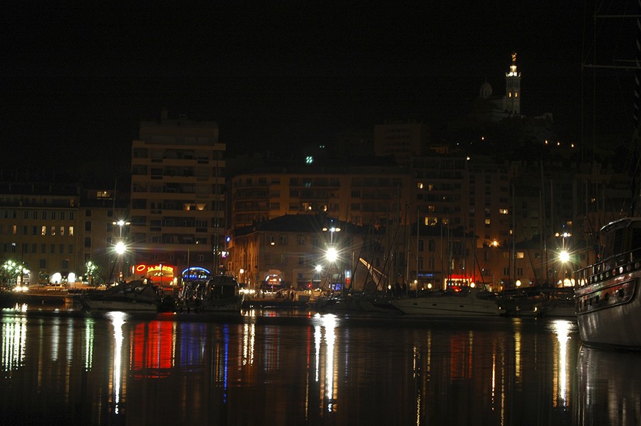 Le vieux port by night.... 97977310