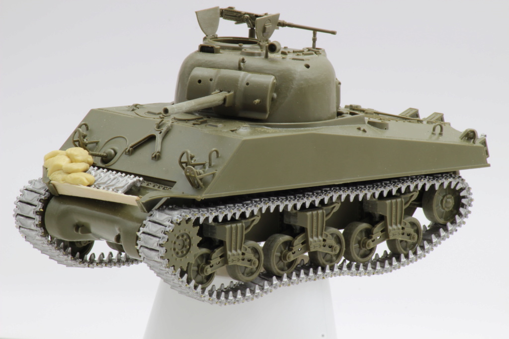 sherman m4a3 1/35 Img_8243