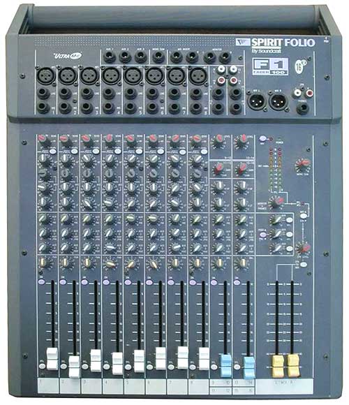 Mixer Soundcraft buat TONOHARA Soundc10