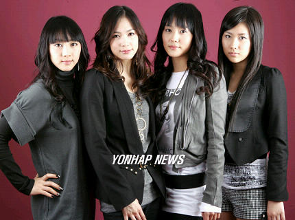 Taeyeon VS Sunye VS Yunho - Page 3 Beauti10
