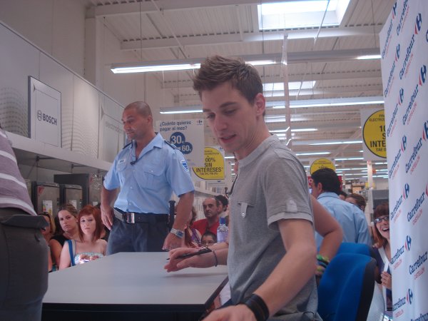 firma de discos en castellon ( fotos de Almu) 5510