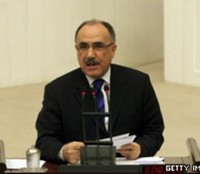 البرلمان التركي يؤجل مناقشة مبادرة حكومية لحل المشكلة الكردية 12579210