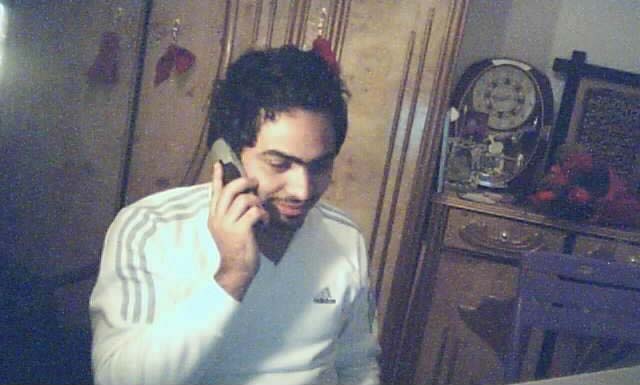 تامر حسني واهو يتكلم بالتلفون!! Ams4nf10