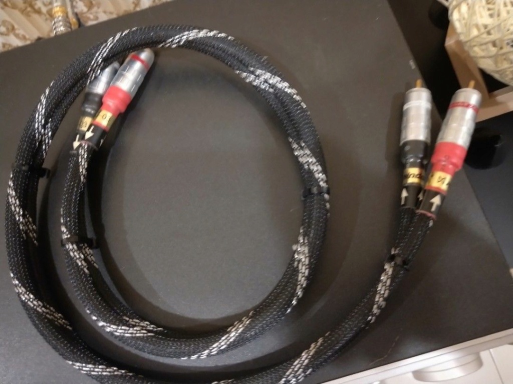Xindak AC-03 Interconnect RCA Cable ( Used ) 114