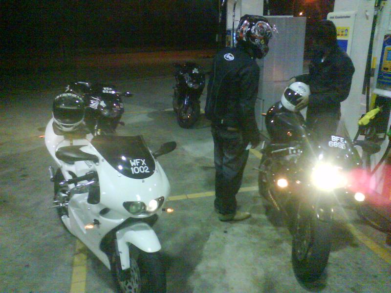 tts with other chinese aprilia bikers in sg long 06 nov 09 A10
