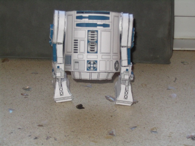 R2D2 papercraft Img_5210