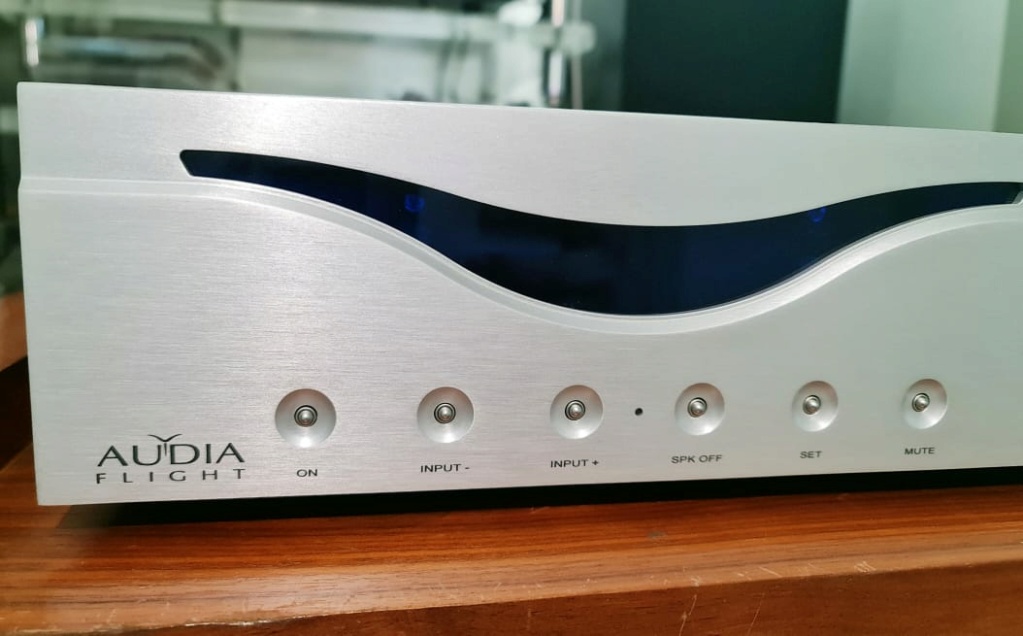 Audia Flight Three S Integrated Amplifier (Made In Italy) Audiaf27