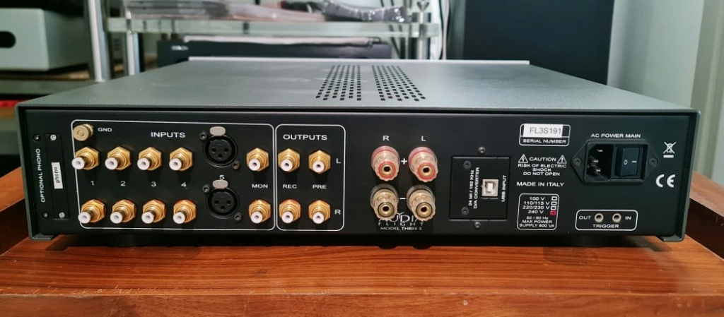 Audia Flight Three S Integrated Amplifier (Made In Italy) Audiaf29