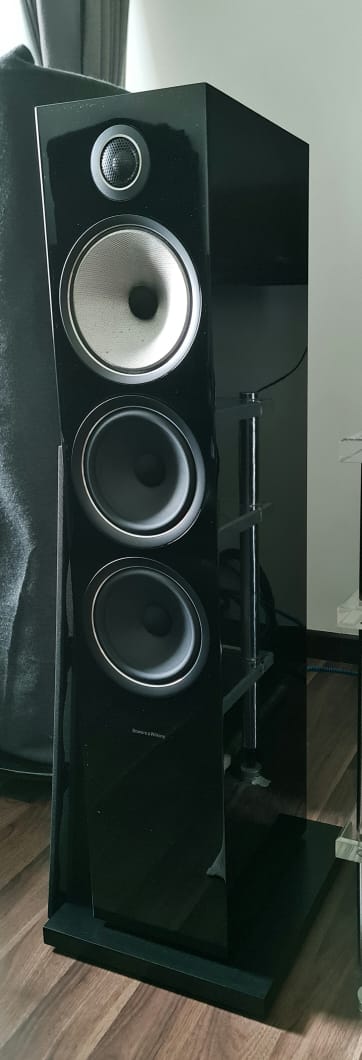 B&W 703 S2 Floorstanding Speaker - Gloss Black Bw703s10