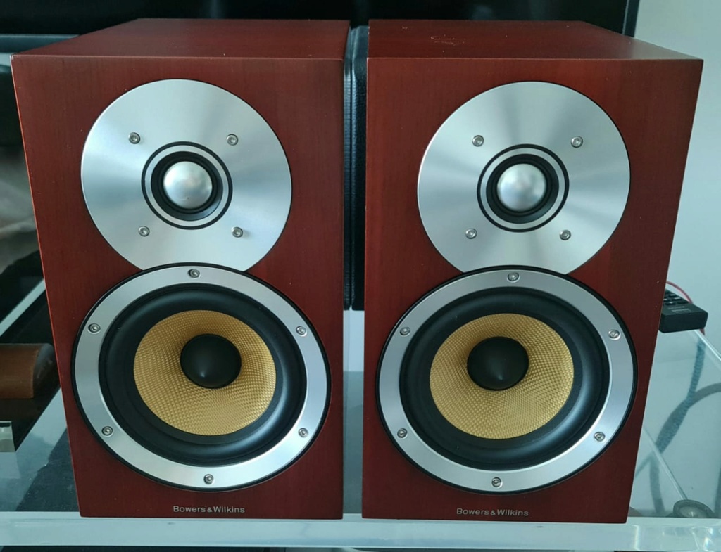 Bowers and Wilkins B&W CM1 Bookshelf Speakers Bwcm1110