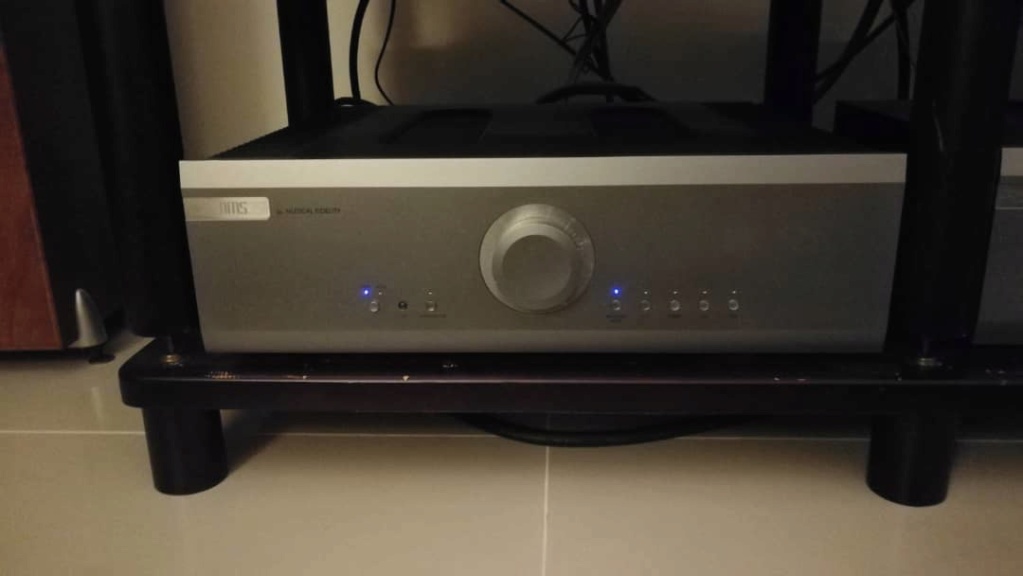 Musical Fidelity AMS35i Integrated Amplifier Pure Class A Dual-Mono and Musical Fidelity AMS CD Player with Multi DAC Inputs (Made In England) Cd210