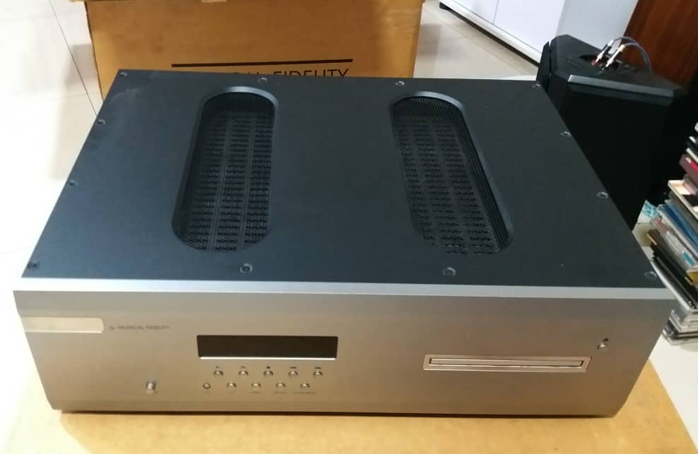 Musical Fidelity AMS35i Integrated Amplifier Pure Class A Dual-Mono and Musical Fidelity AMS CD Player with Multi DAC Inputs (Made In England) Cd710