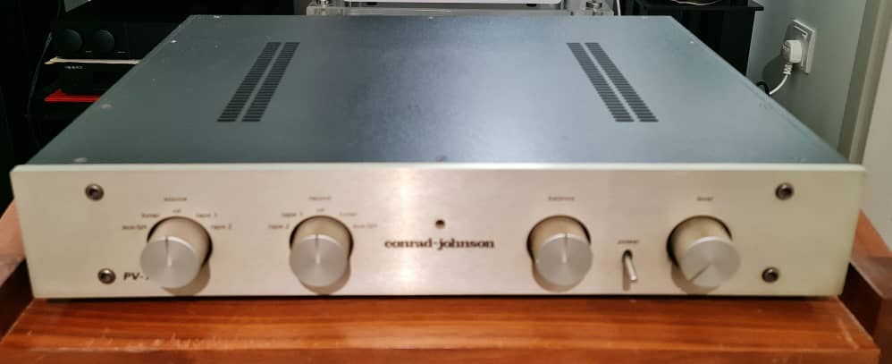 SOLD Conrad Johnson PV-12 Pre Amplifier and Conrad Johnson Premier 140 Tube Power Amplifier Cjpv1210