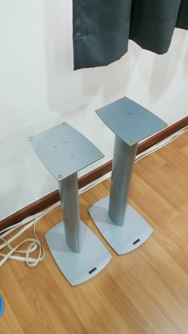 Dynaudio Speaker Stands and Surround Speakers Stands Dynaud12