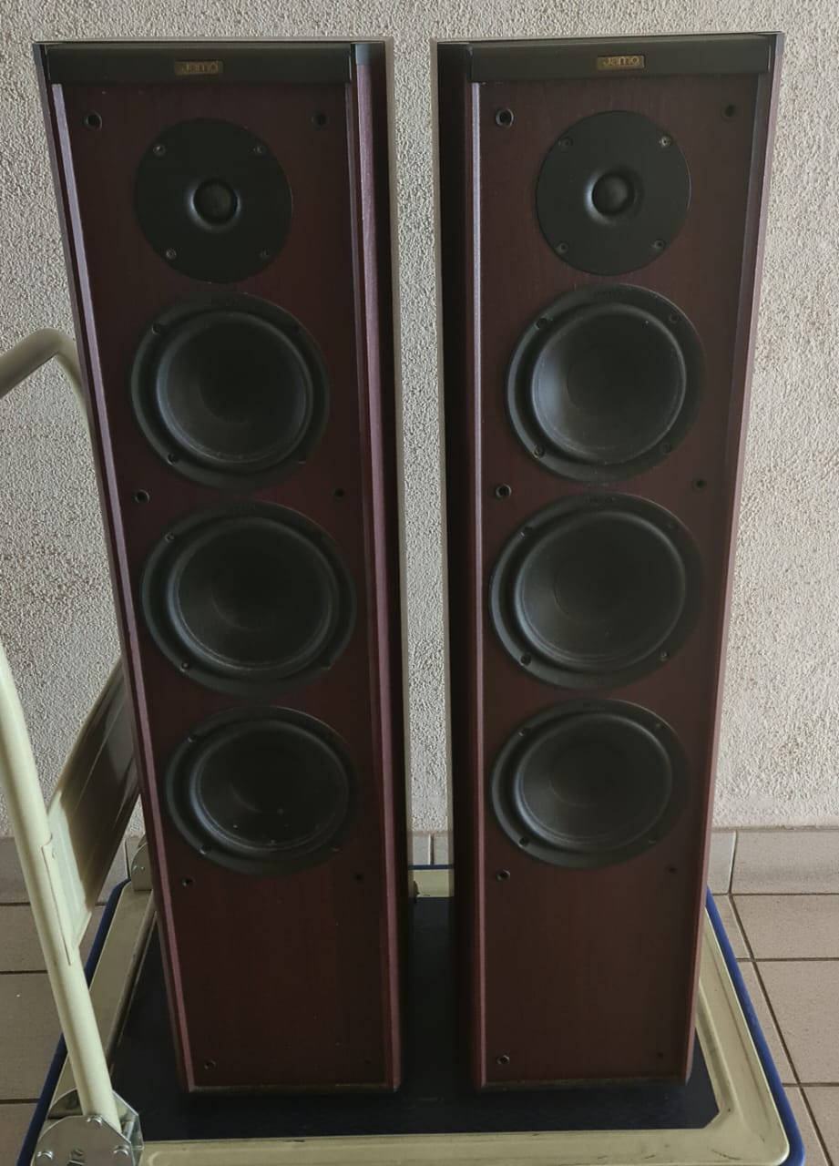 JAMO Classic 8 Floorstand Speakers Jamocl10