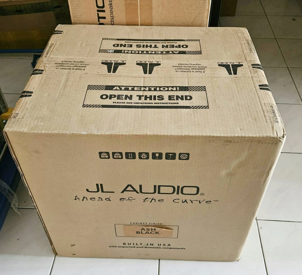 JL Audio Dominion D110- 10″ Inch Powered Subwoofer Jlaudi21