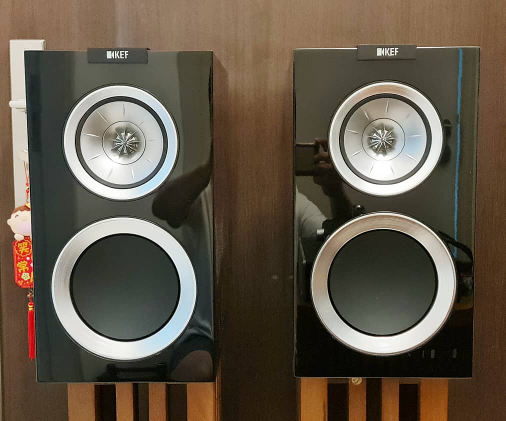 Kef best sale r300 price