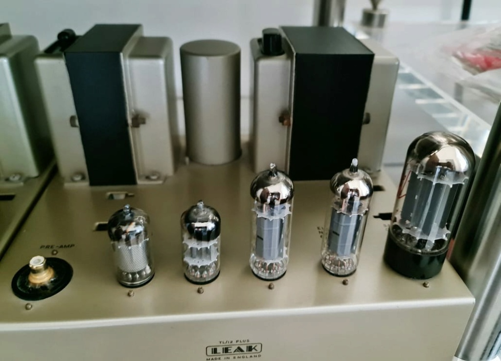 Leak TL/12+ Plus Tube Monoblocks Power Amplifier - Made In England Leak211