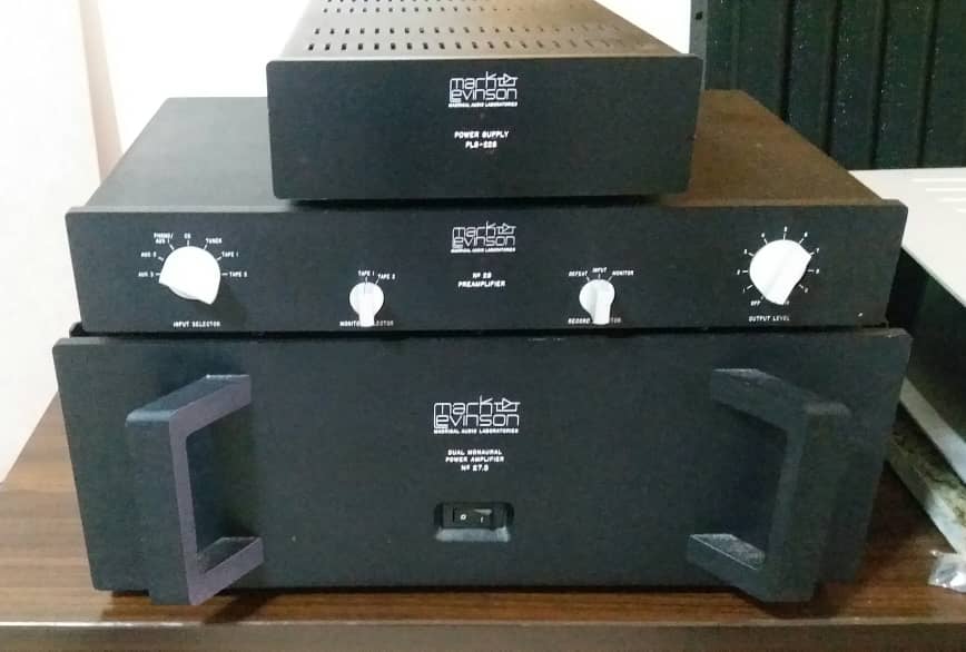 Mark Levinson 28 Preamplifier with PLS-228 Power Supply Mark111