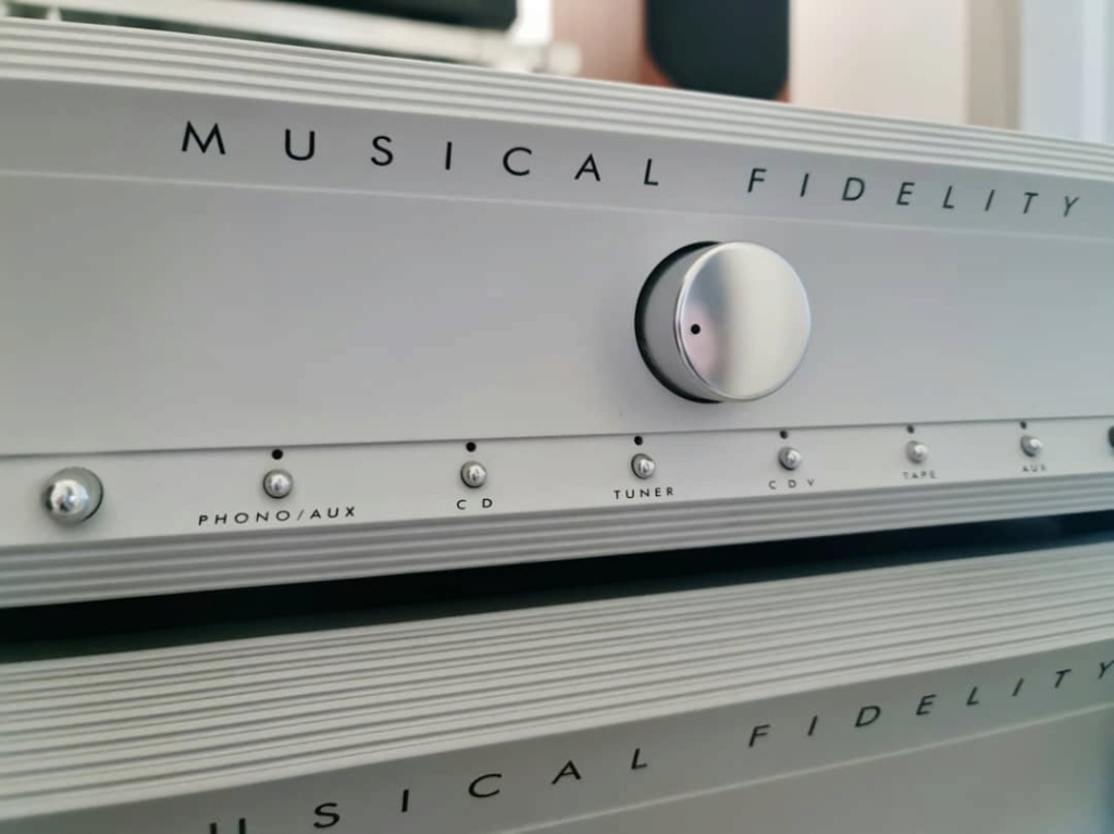 Musical Fidelity F22 Pre Amplifier + Musical Fidelity F15 Power Amplifier (Made in England) Mfprea11