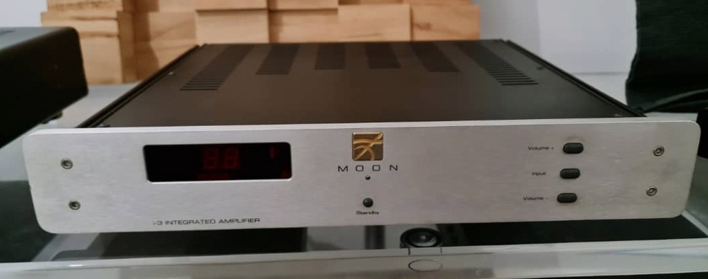 SOLD Simaudio Moon i-3 Integrated Amplifier Moon110